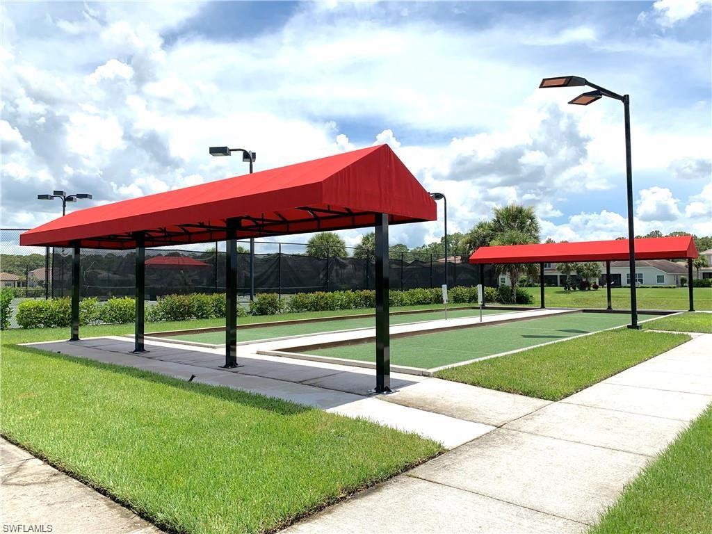 HAMPTON LAKES - Residential