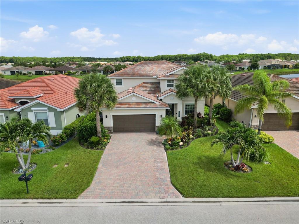 HAMPTON LAKES - Residential
