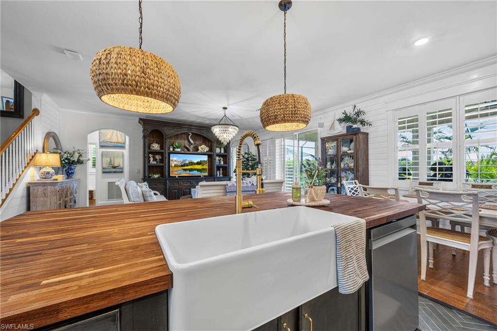 HAMPTON LAKES - Residential