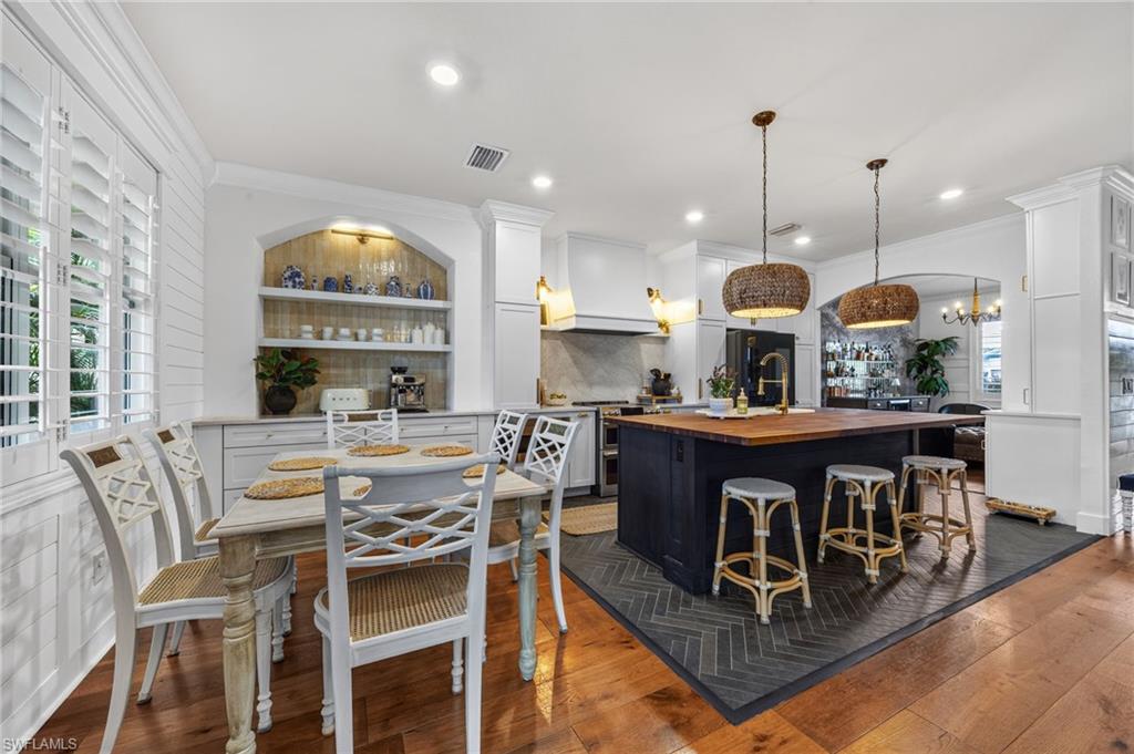 HAMPTON LAKES - Residential