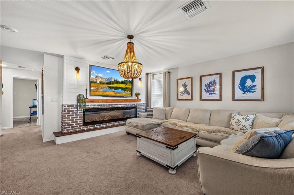 HAMPTON LAKES - Residential