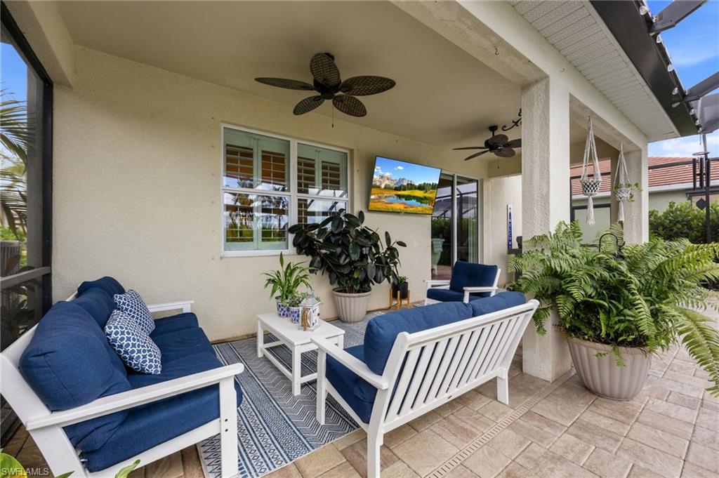 HAMPTON LAKES - Residential