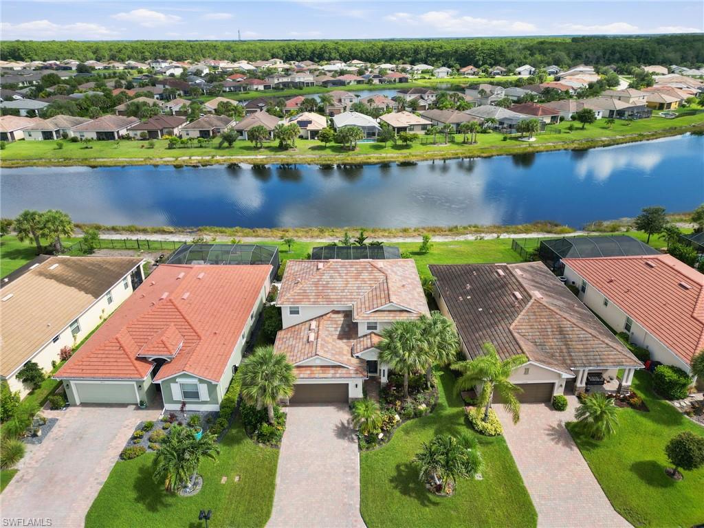 HAMPTON LAKES - Residential