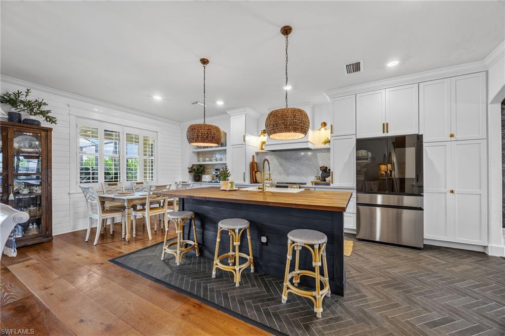 HAMPTON LAKES - Residential