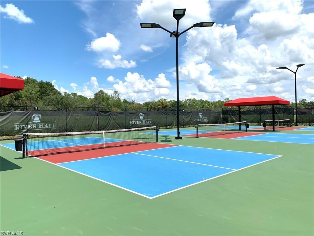 HAMPTON LAKES - Residential
