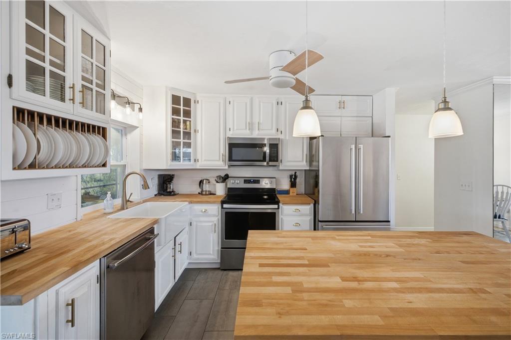 BONITA SPRINGS GOLF & COUNTRY CLUB - Residential