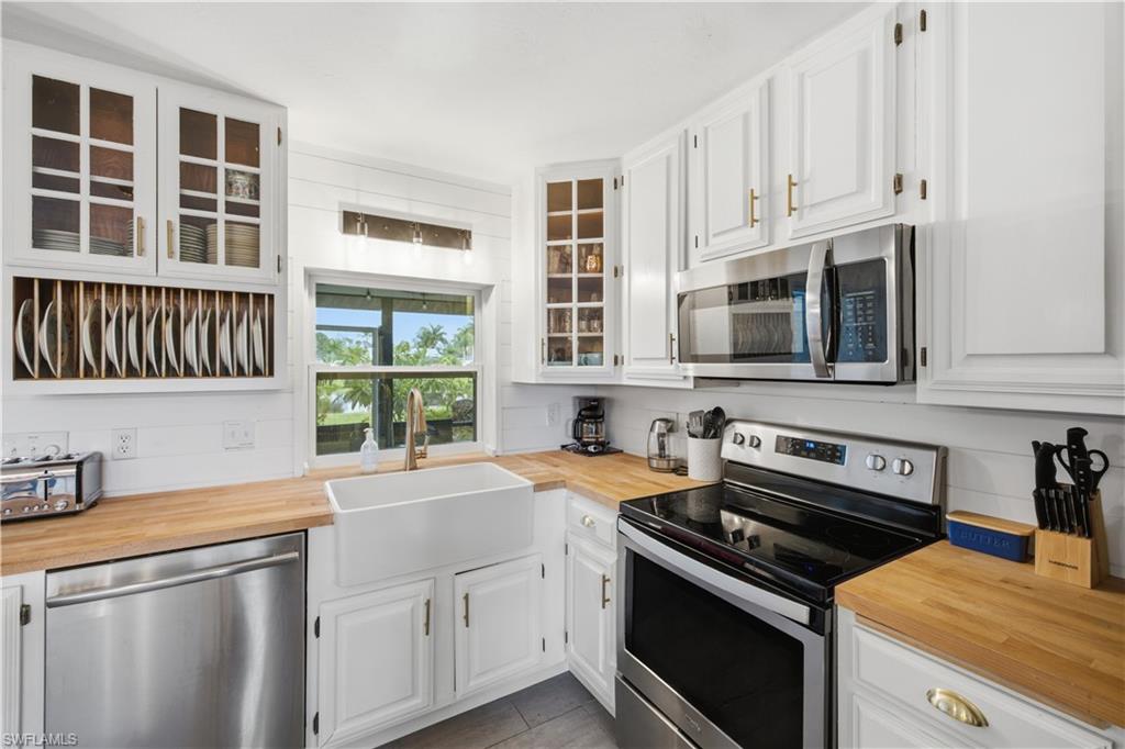 BONITA SPRINGS GOLF & COUNTRY CLUB - Residential