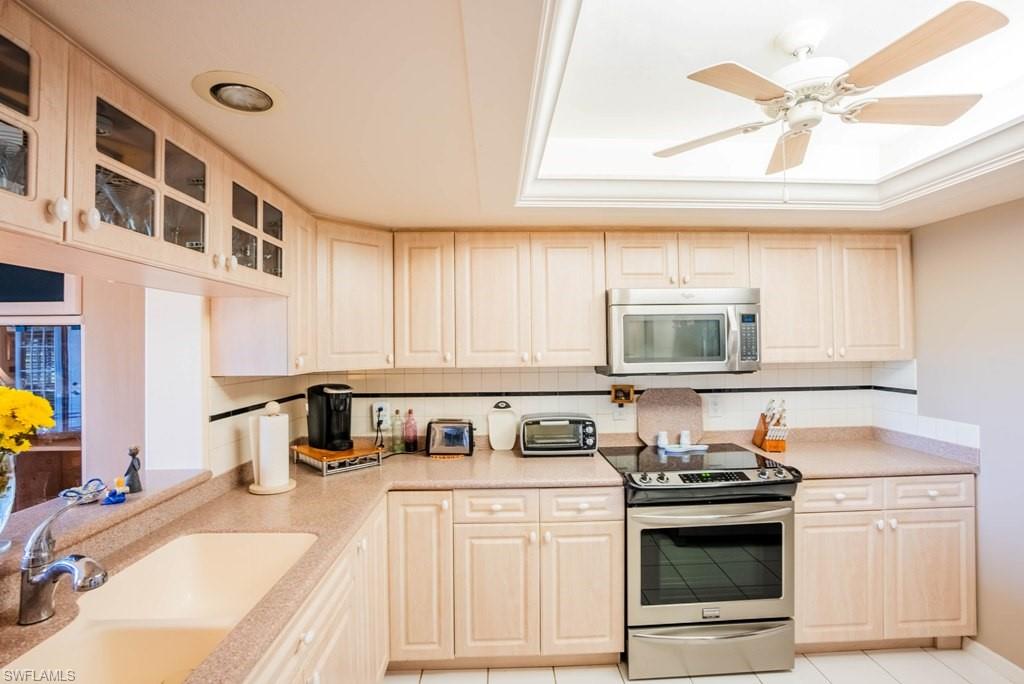 SEVEN LAKES - Residential