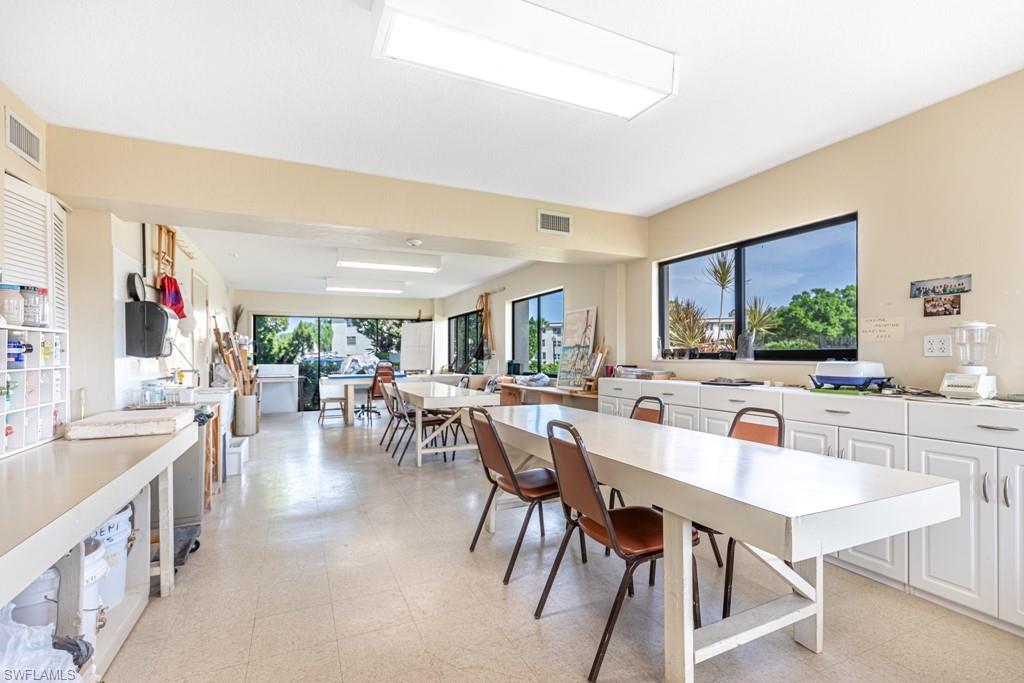 SEVEN LAKES - Residential