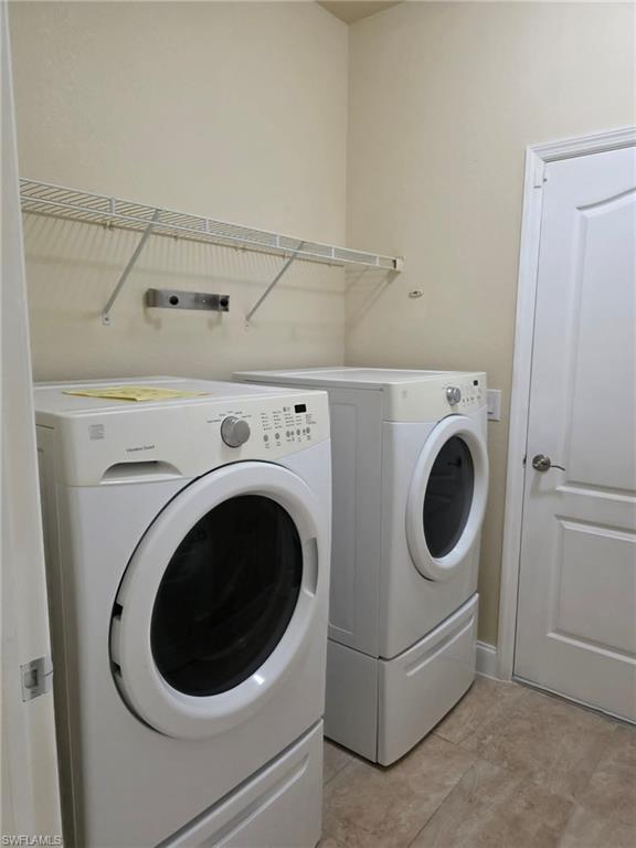 PROMENADE WEST - Residential Lease