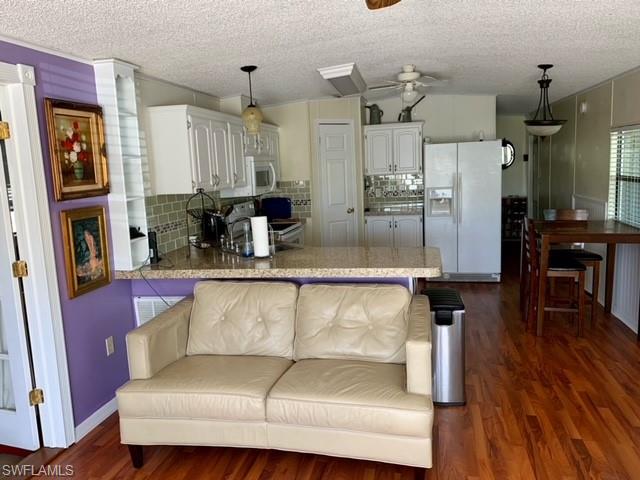 COASTAL ESTATES - Residential