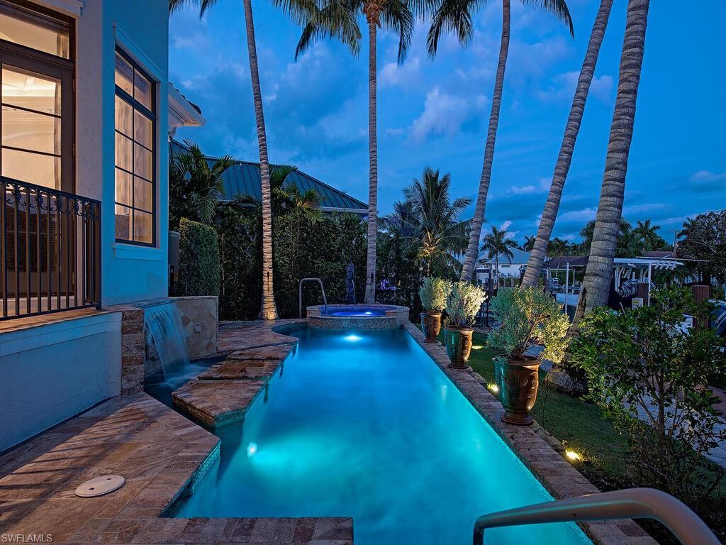 ROYAL HARBOR - Residential