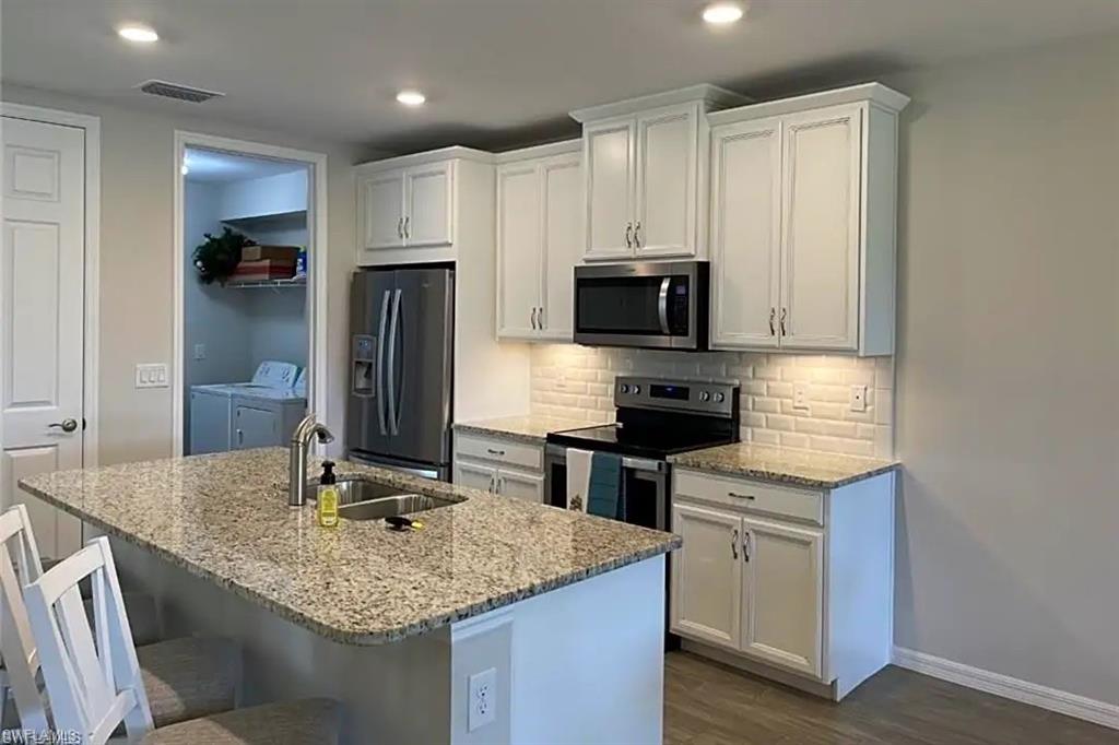 CORAL HARBOR - Residential Lease