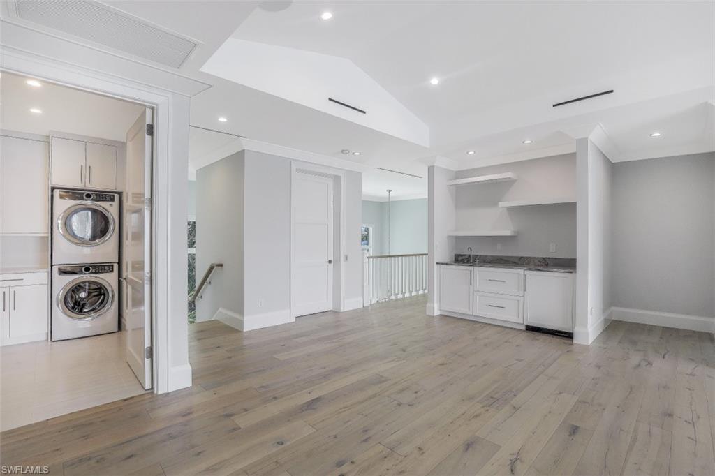 PARK SHORE - Residential