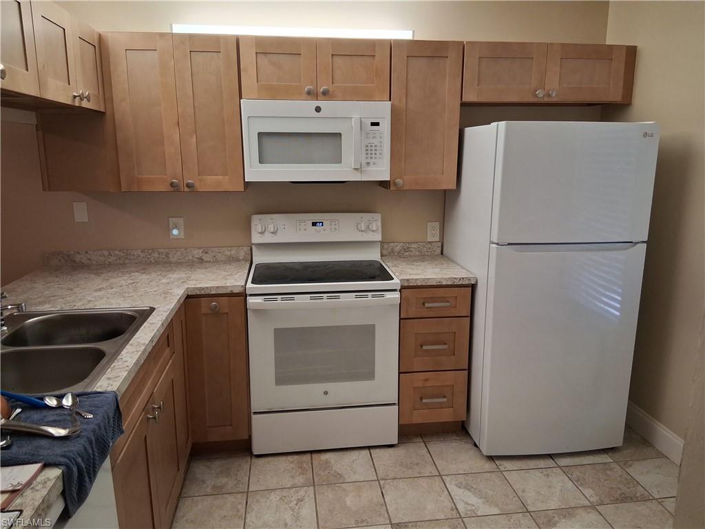 ARBOR LAKES CONDO - Residential