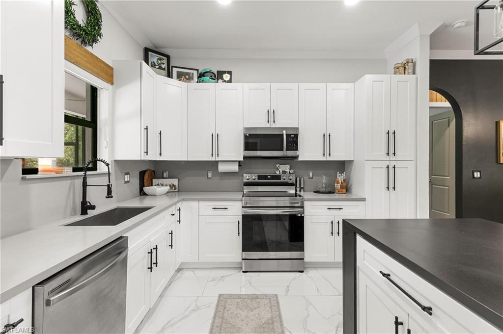 GOLDEN GATE ESTATES - Residential