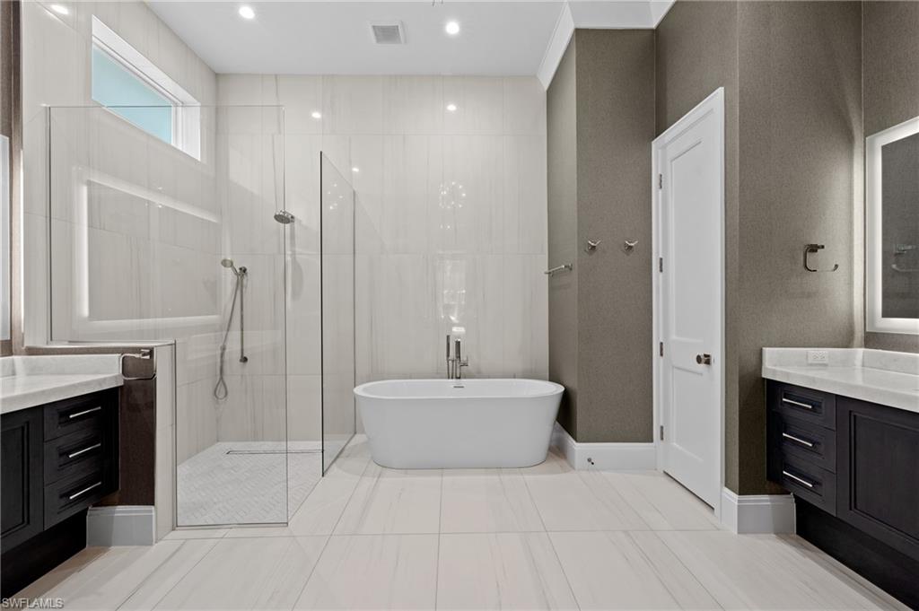 WINDWARD ISLE - Residential