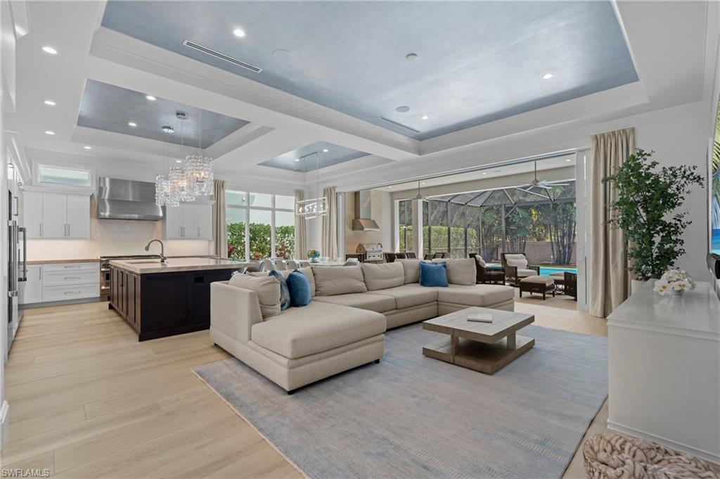 WINDWARD ISLE - Residential