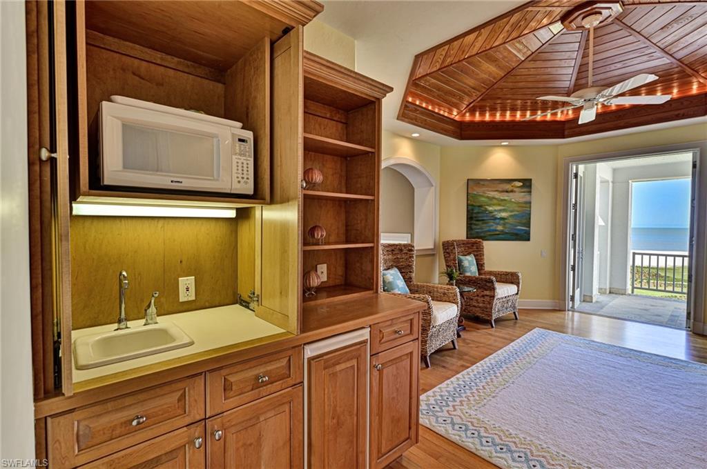 BAREFOOT BEACH - Residential Lease