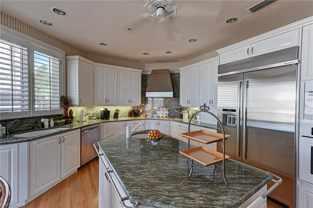 BAREFOOT BEACH - Residential Lease
