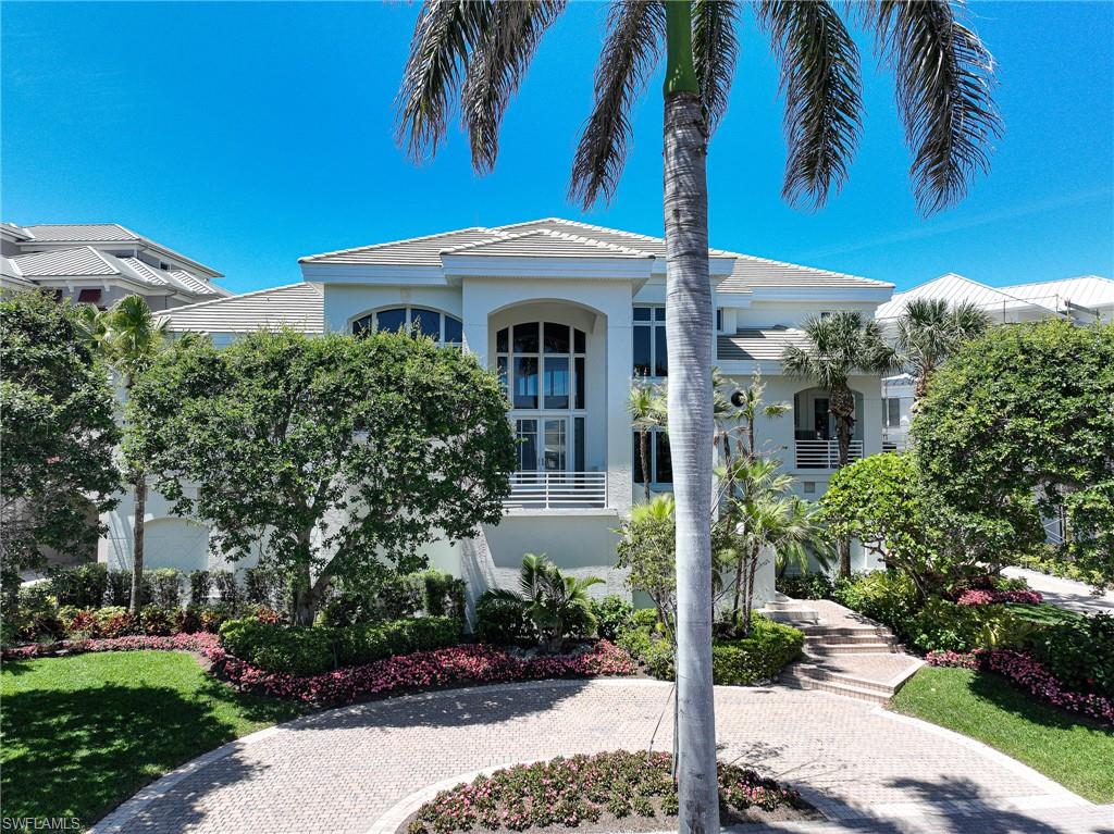 BAREFOOT BEACH - Residential Lease