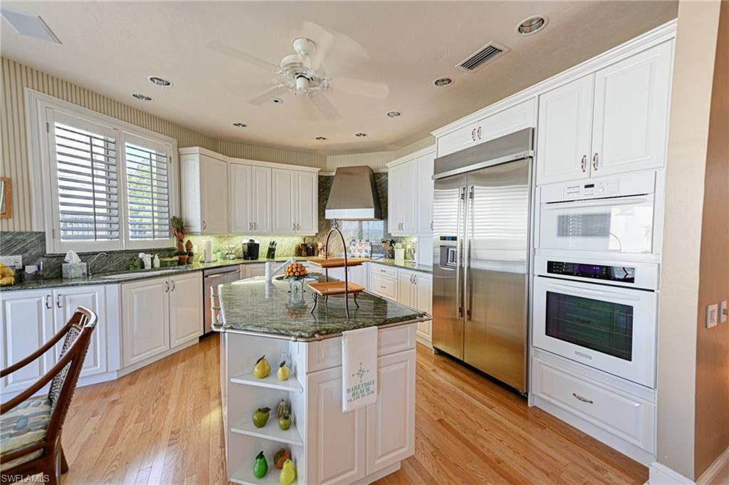 BAREFOOT BEACH - Residential Lease
