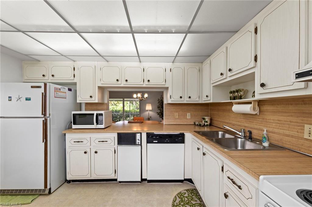 GLADES COUNTRY CLUB - Residential