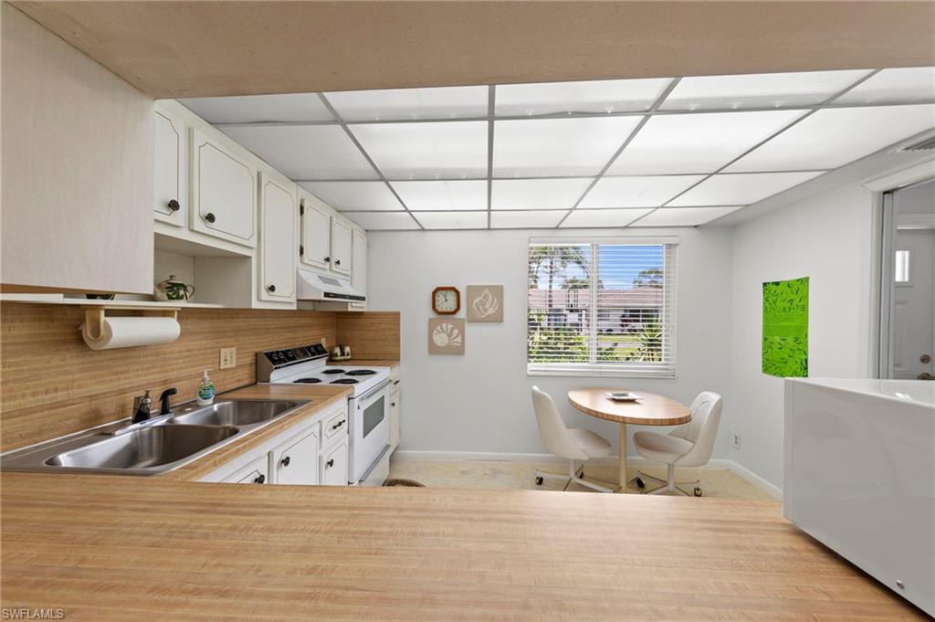 GLADES COUNTRY CLUB - Residential