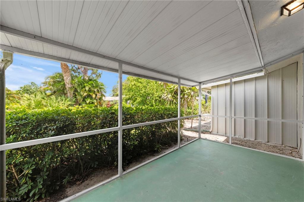GLADES COUNTRY CLUB - Residential