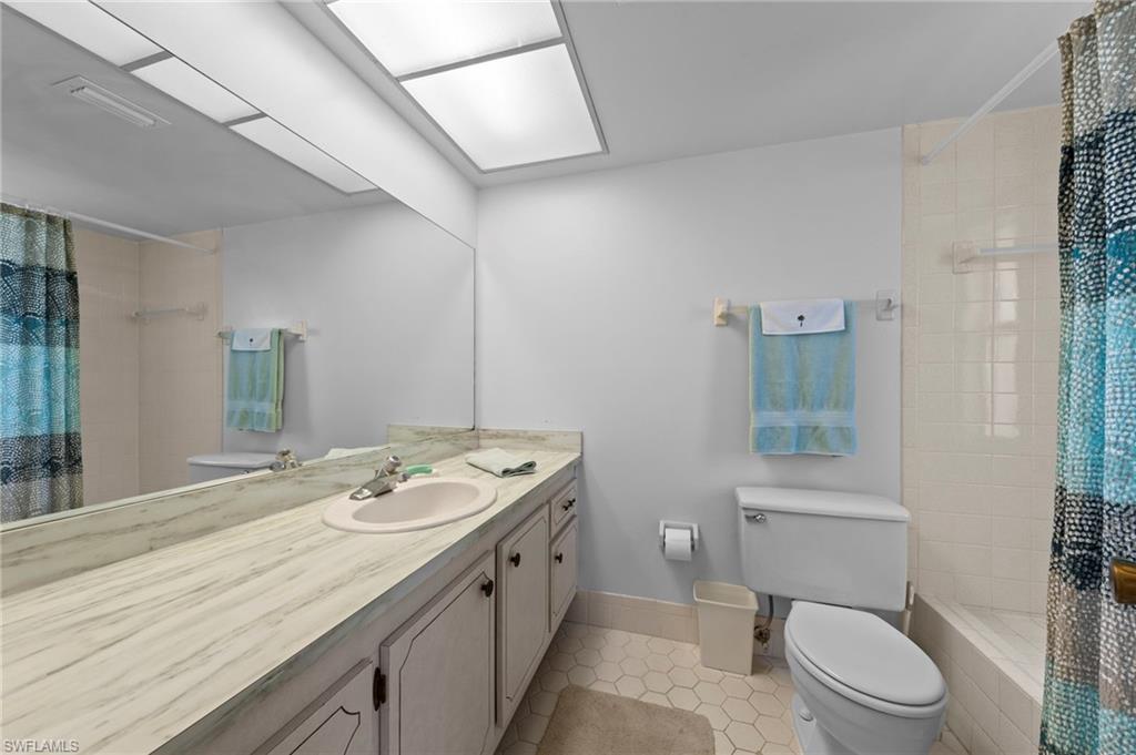 GLADES COUNTRY CLUB - Residential