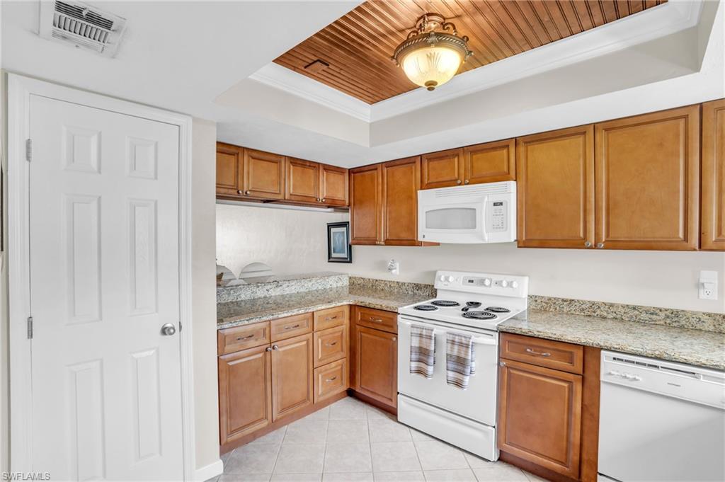 FOUNTAINS IV - Residential Lease