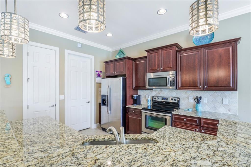 QUARRY SHORES - Residential
