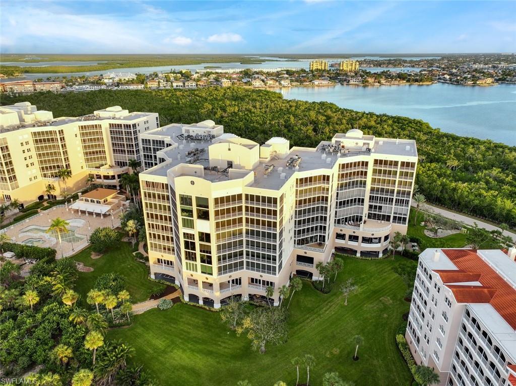 ROYAL MARCO POINT - Residential