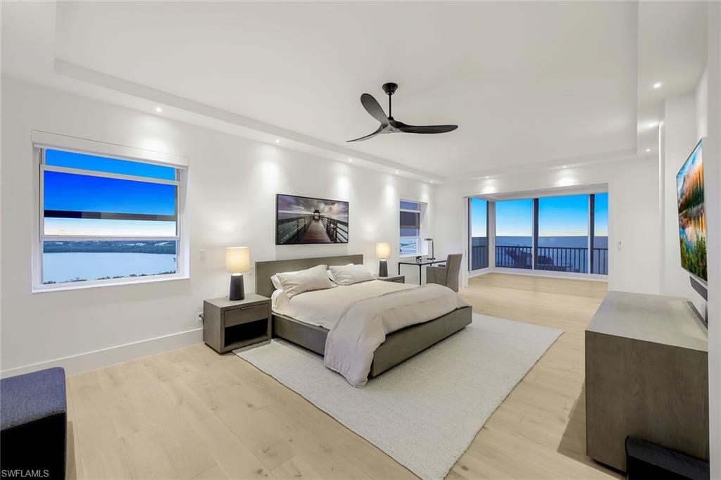 ROYAL MARCO POINT - Residential