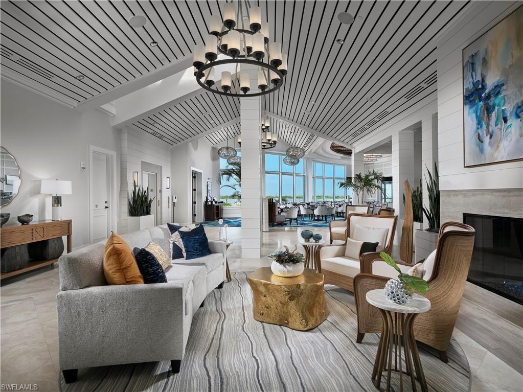 ROYAL MARCO POINT - Residential