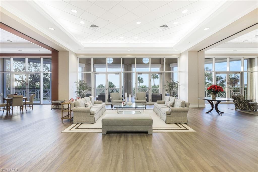 ROYAL MARCO POINT - Residential