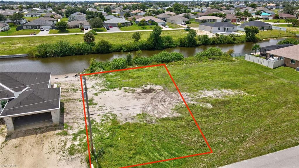 CAPE CORAL - Land