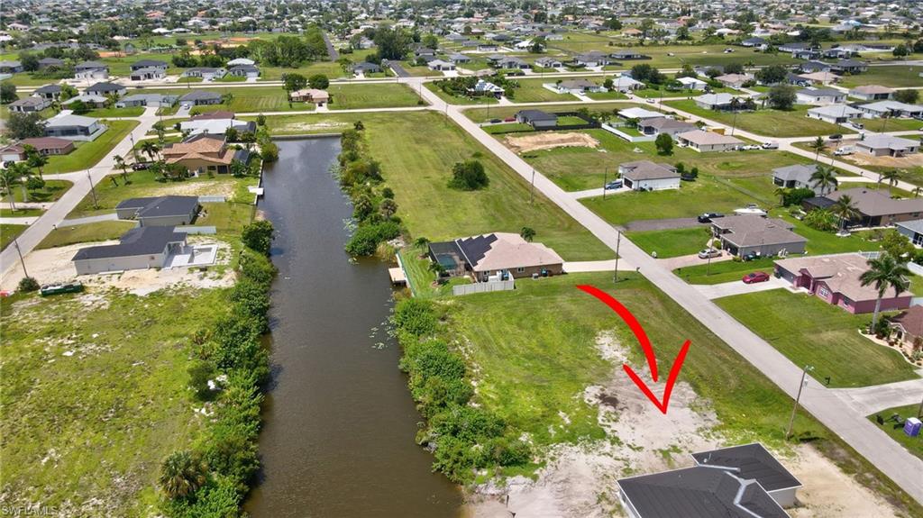 CAPE CORAL - Land