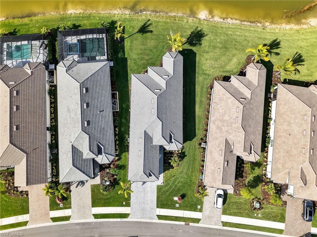 ESPLANADE LAKE CLUB - Residential