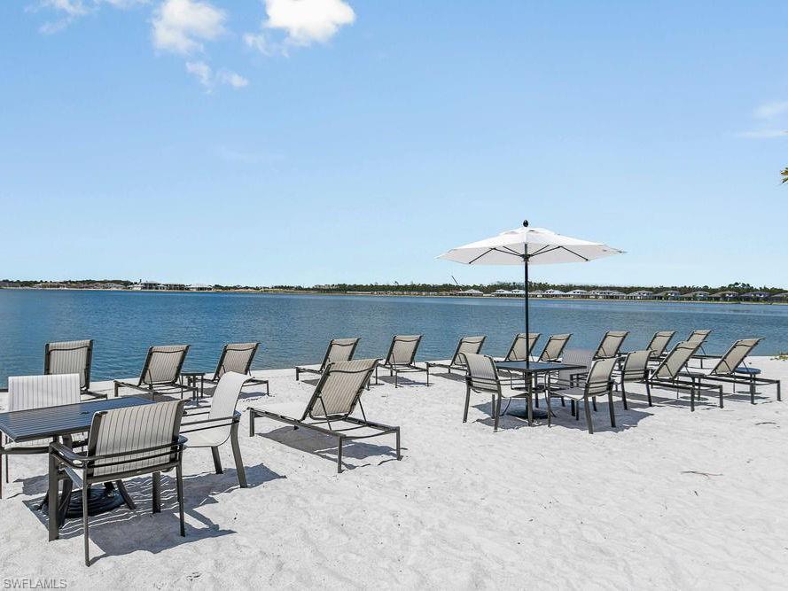 ESPLANADE LAKE CLUB - Residential
