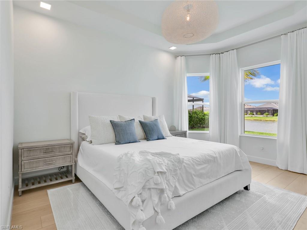ESPLANADE LAKE CLUB - Residential