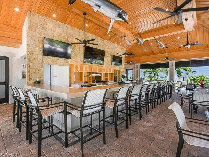 ESPLANADE LAKE CLUB - Residential
