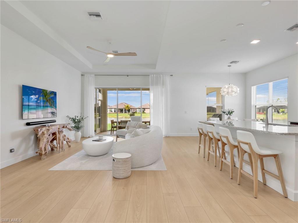 ESPLANADE LAKE CLUB - Residential