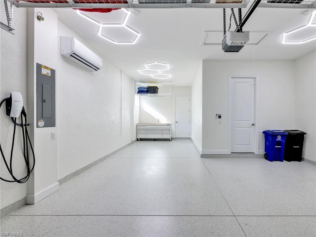 ESPLANADE LAKE CLUB - Residential