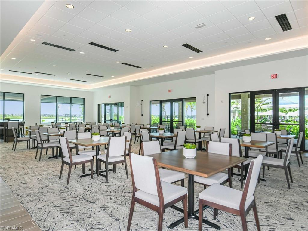 ESPLANADE LAKE CLUB - Residential