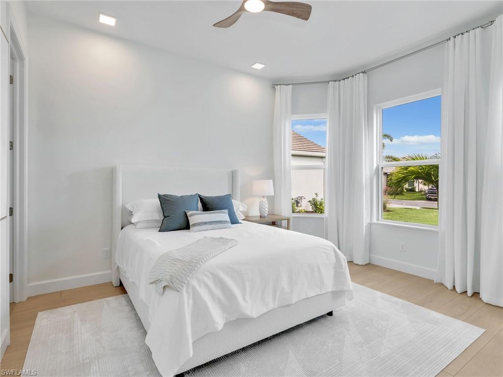 ESPLANADE LAKE CLUB - Residential