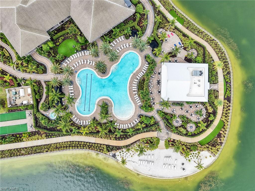 ESPLANADE LAKE CLUB - Residential