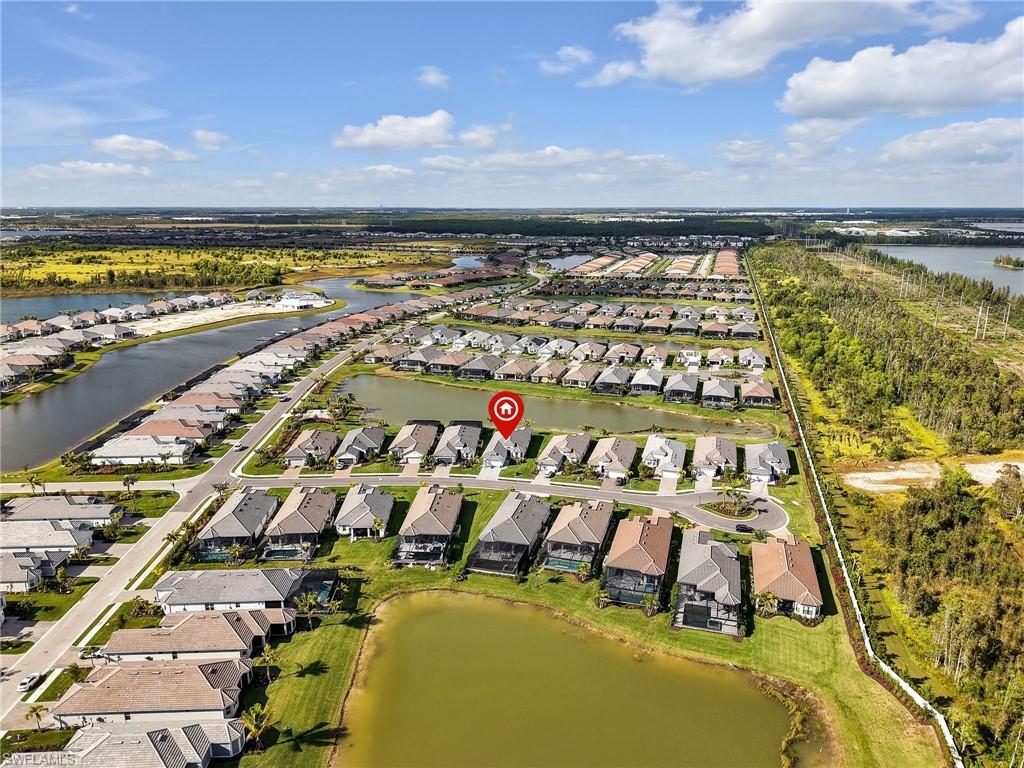 ESPLANADE LAKE CLUB - Residential