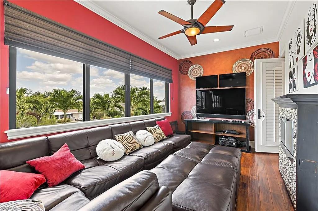 GOLDEN SHORES - Residential