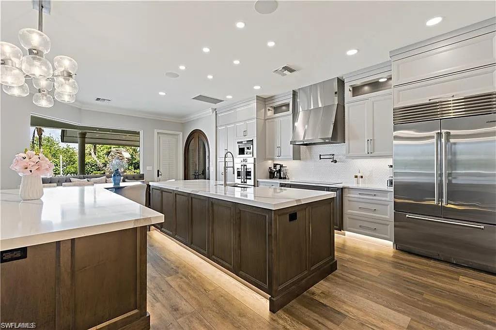 GOLDEN SHORES - Residential